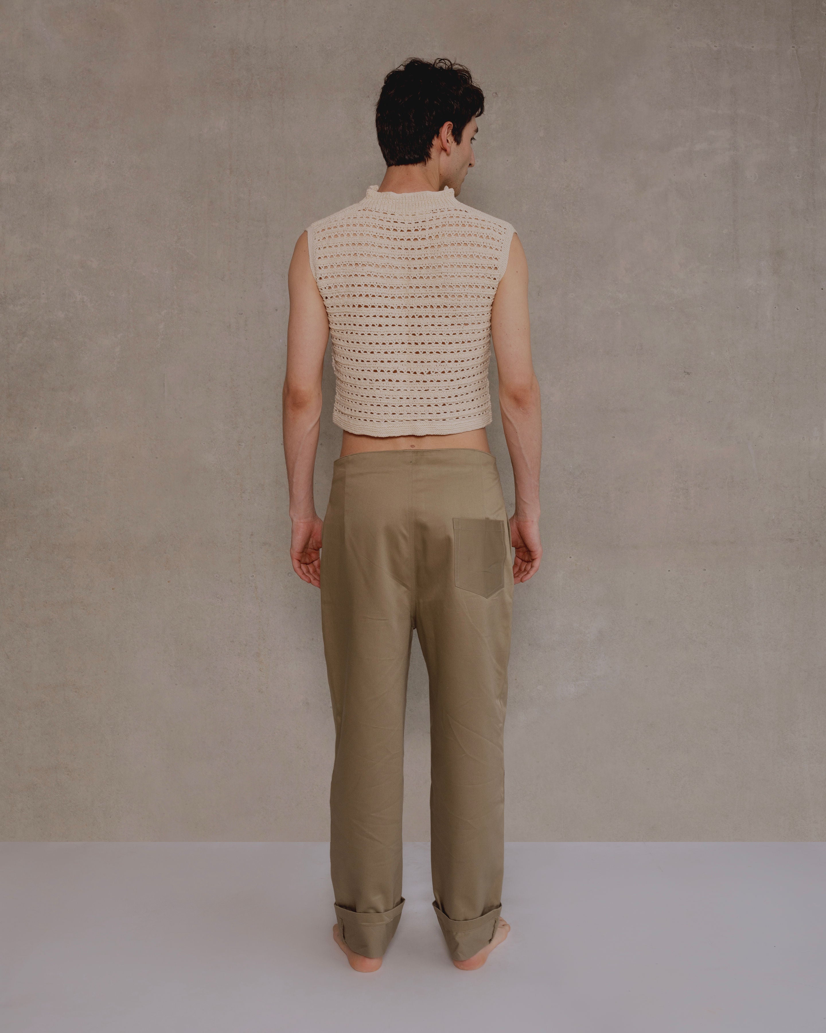 top blanco tejido a mano en crochet