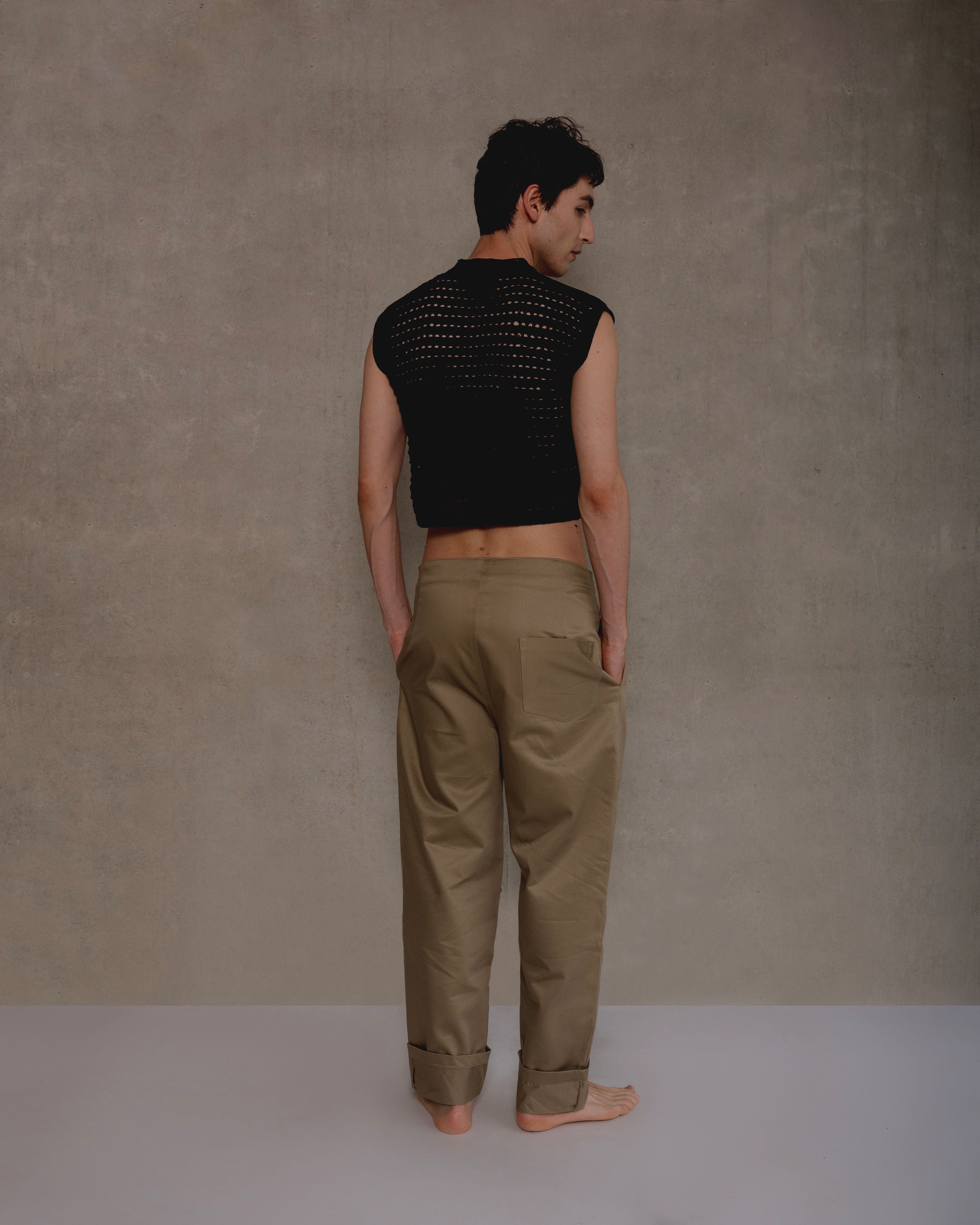 top negro tejido a mano en crochet