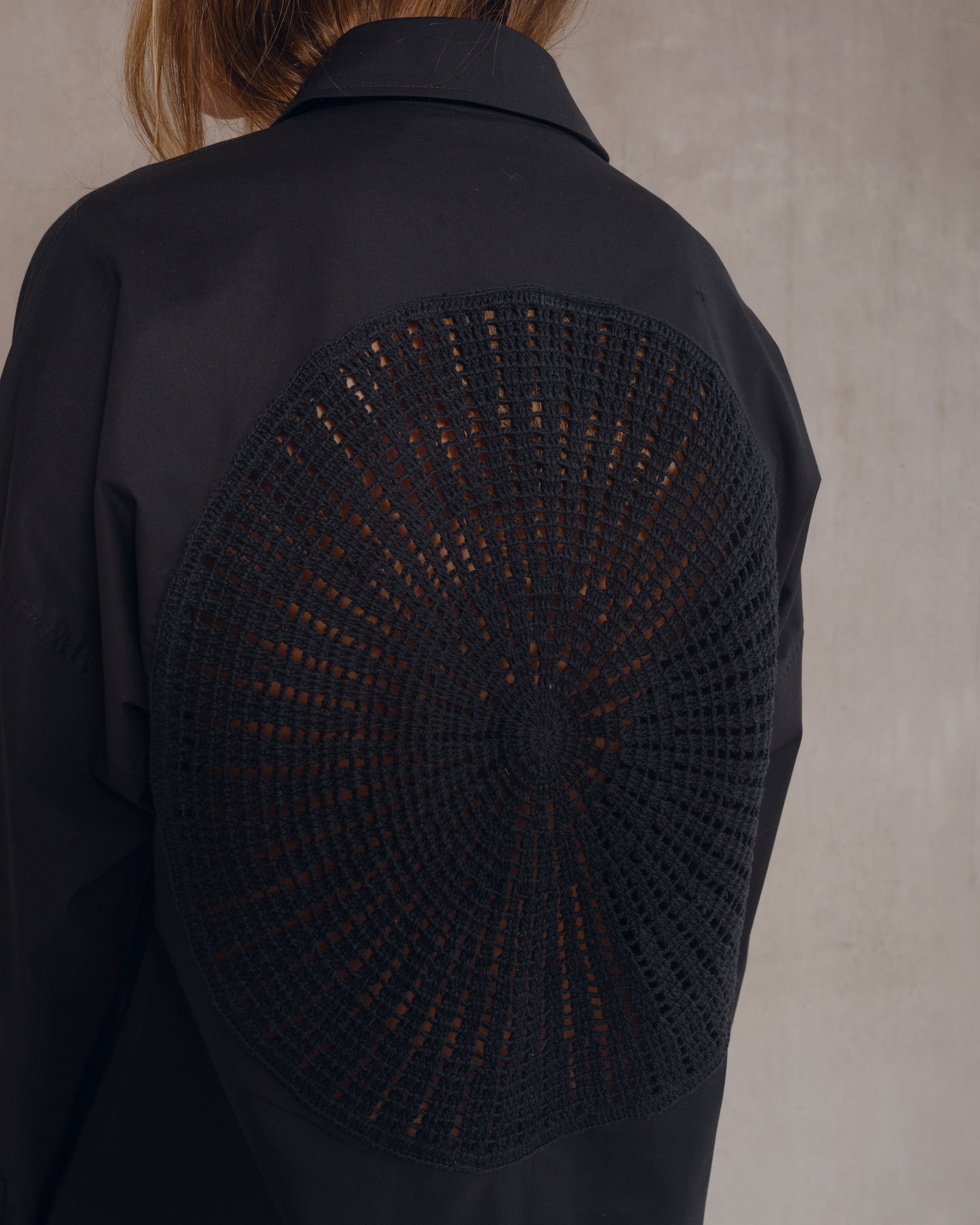 camisa negra tejido crochet
