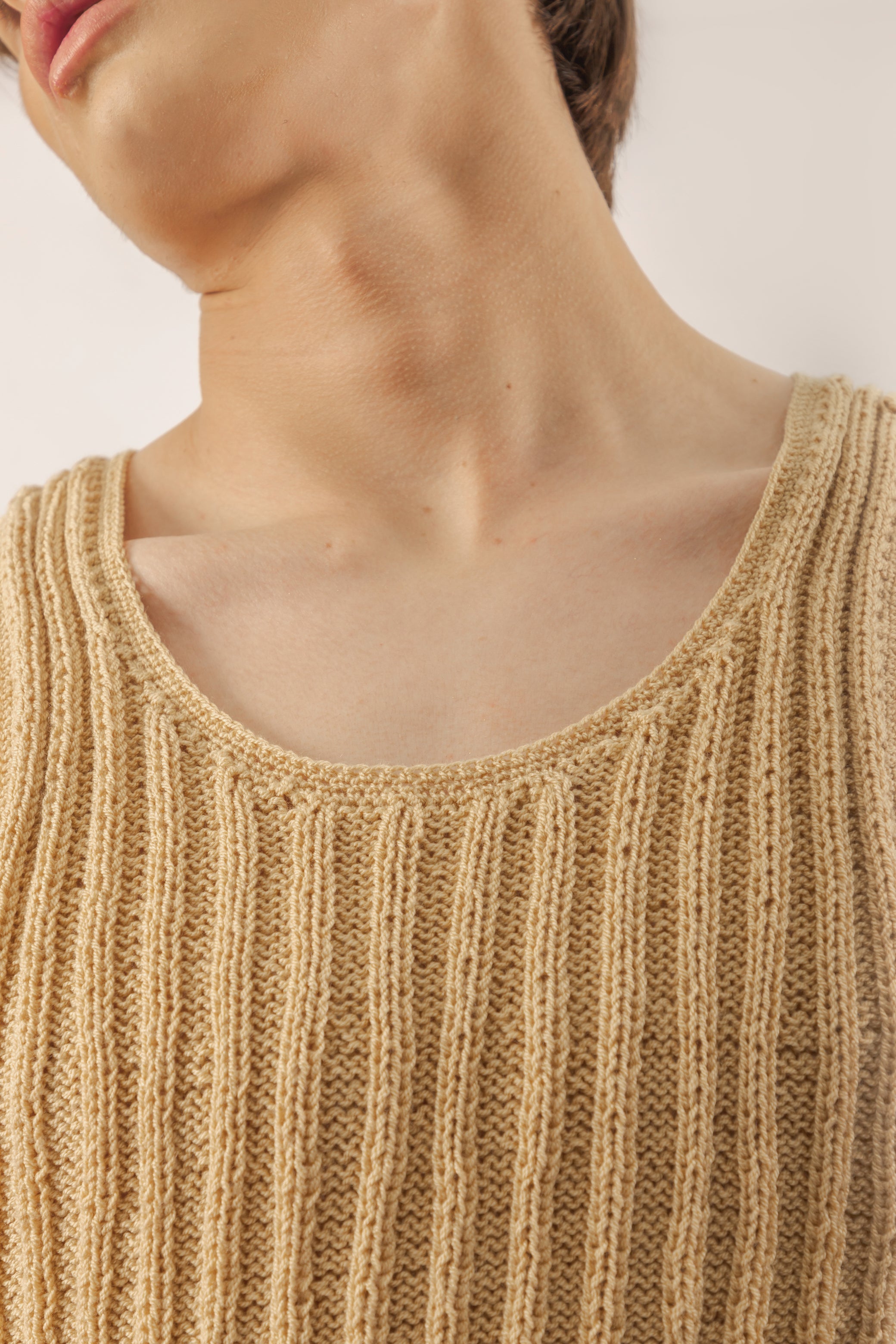 camisilla tejida amarilla