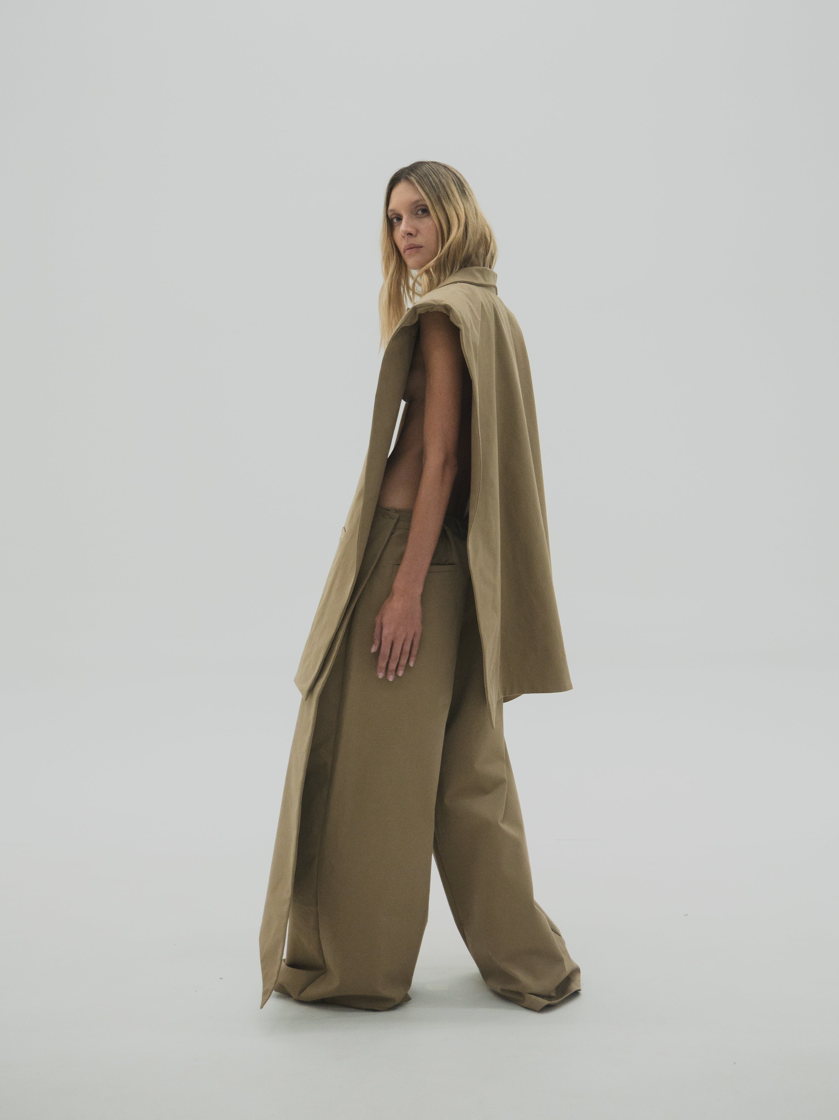 Pantalón oversize con falda removible mujer