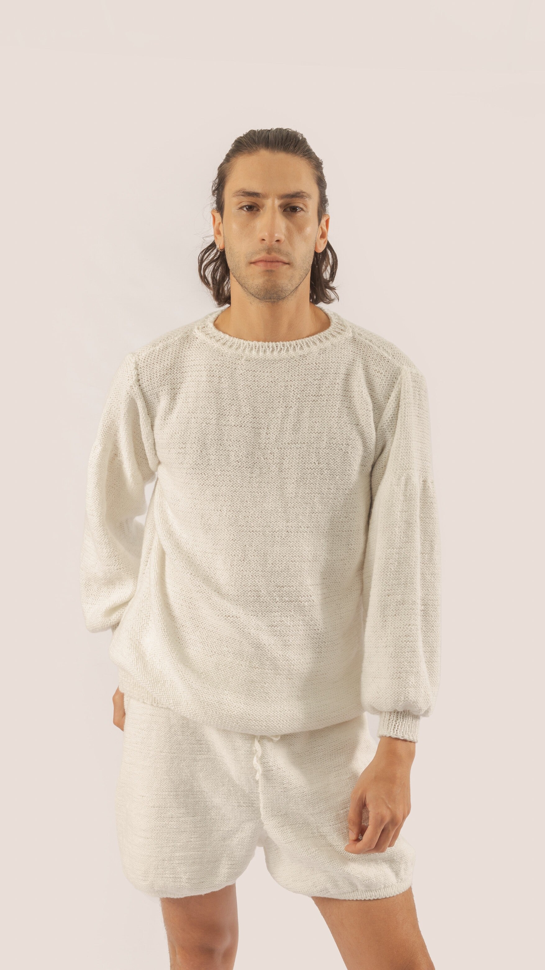 Set de saco abullonado y short ajustable en hilo de algodón tejido a mano.